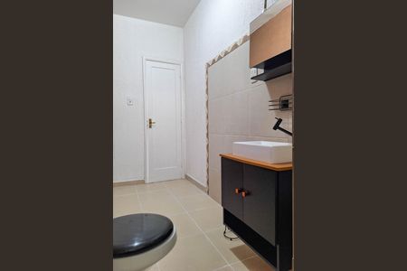 Apartamento à venda com 80m², 2 quartos e 1 vaga Apartamento à venda com 80m², 2 quartos e 1 vagaBanheiro Social