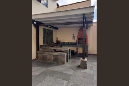 Casa à venda com 281m², 3 quartos e 2 vagas