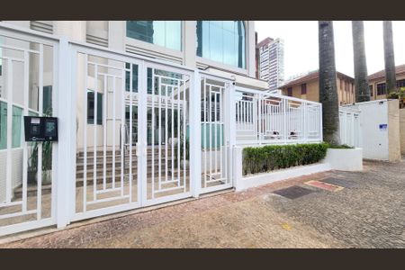 Apartamento para alugar com 167m², 3 quartos e 3 vagas Apartamento para alugar com 167m², 3 quartos e 3 vagasFachada