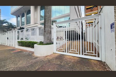 Apartamento para alugar com 167m², 3 quartos e 3 vagas Apartamento para alugar com 167m², 3 quartos e 3 vagasFachada