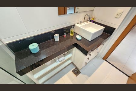 Apartamento para alugar com 167m², 3 quartos e 3 vagas Apartamento para alugar com 167m², 3 quartos e 3 vagasBanheiro da Suíte 2