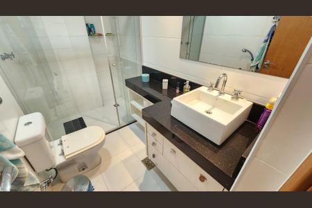 Apartamento para alugar com 167m², 3 quartos e 3 vagas Apartamento para alugar com 167m², 3 quartos e 3 vagasBanheiro da Suíte 2