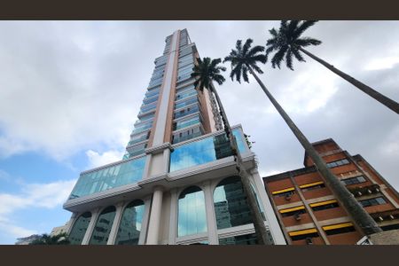 Apartamento para alugar com 167m², 3 quartos e 3 vagas Apartamento para alugar com 167m², 3 quartos e 3 vagasFachada