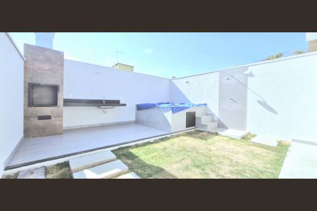 Casa à venda com 100m², 3 quartos e 2 vagas Casa à venda com 100m², 3 quartos e 2 vagasÁrea comum - Churrasqueira