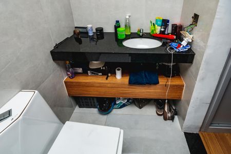 Apartamento à venda com 83m², 2 quartos e 2 vagas Apartamento à venda com 83m², 2 quartos e 2 vagasBanheiro da Suíte