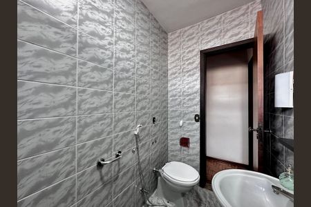 Casa à venda com 125m², 3 quartos e 2 vagas Casa à venda com 125m², 3 quartos e 2 vagasBanheiro
