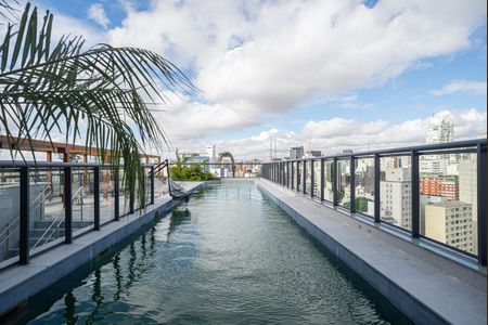 Studio à venda com 26m², 1 quarto e sem vaga Studio à venda com 26m², 1 quarto e sem vagaÁrea comum - Piscina