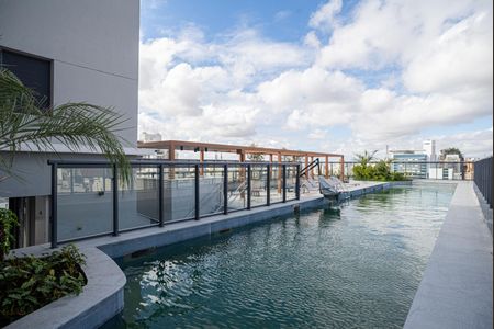 Studio à venda com 26m², 1 quarto e sem vaga Studio à venda com 26m², 1 quarto e sem vagaÁrea comum - Piscina