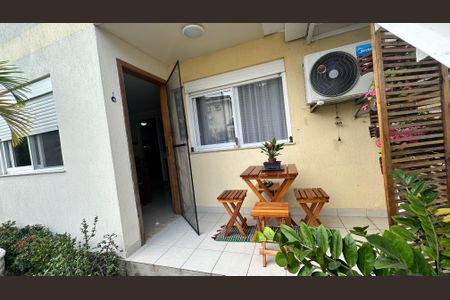 Casa de condomínio à venda com 60m², 2 quartos e 1 vagaÁrea Privativa