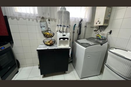 Casa de condomínio à venda com 60m², 2 quartos e 1 vagaÁrea de Serviço