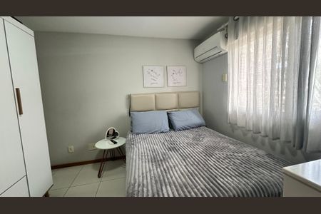Casa de condomínio à venda com 60m², 2 quartos e 1 vagaSuíte