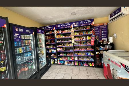 Casa de condomínio à venda com 60m², 2 quartos e 1 vagaMercadinho