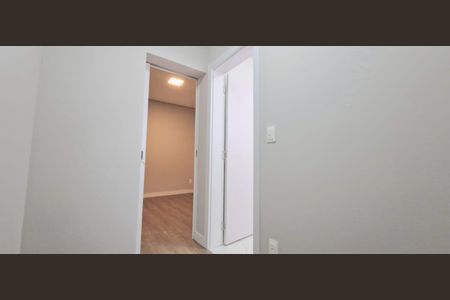 Casa de condomínio à venda com 525m², 3 quartos e 4 vagas Casa de condomínio à venda com 525m², 3 quartos e 4 vagasQuarto