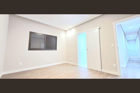 Casa de condomínio à venda com 525m², 3 quartos e 4 vagas Casa de condomínio à venda com 525m², 3 quartos e 4 vagasSuíte 1