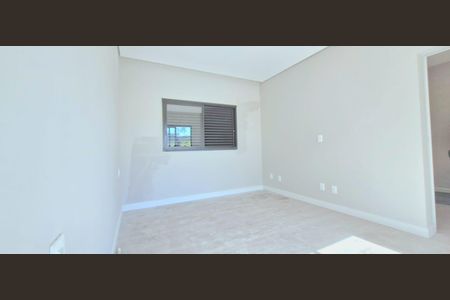 Casa de condomínio à venda com 525m², 3 quartos e 4 vagas Casa de condomínio à venda com 525m², 3 quartos e 4 vagasSuíte 2