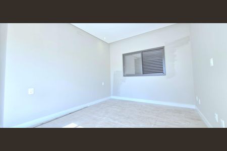 Casa de condomínio à venda com 525m², 3 quartos e 4 vagas Casa de condomínio à venda com 525m², 3 quartos e 4 vagasSuíte 2