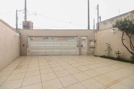 Casa à venda com 320m², 4 quartos e 7 vagas Casa à venda com 320m², 4 quartos e 7 vagasGaragem