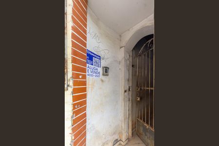 Casa à venda com 140m², 3 quartos e sem vaga Casa à venda com 140m², 3 quartos e sem vagaFachada + Plaquinha