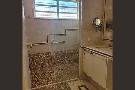 Casa à venda com 361m², 6 quartos e 5 vagas