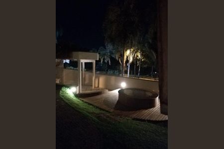 Casa de condomínio à venda com 290m², 4 quartos e 6 vagas Casa de condomínio à venda com 290m², 4 quartos e 6 vagasÁrea Externa