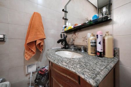 Casa à venda com 220m², 4 quartos e 3 vagasBanheiro da Suíte