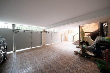 Casa à venda com 220m², 4 quartos e 3 vagasGaragem