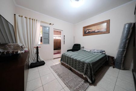 Casa à venda com 220m², 4 quartos e 3 vagasSuíte