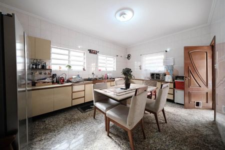 Casa à venda com 220m², 4 quartos e 3 vagasCozinha