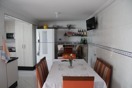 Casa para alugar com 205m², 2 quartos e 2 vagasCozinha