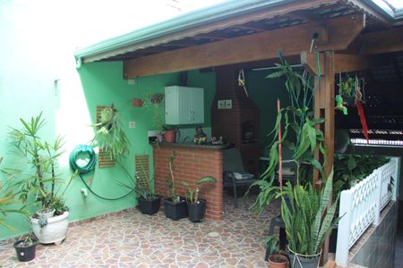 Casa para alugar com 205m², 2 quartos e 2 vagasÁrea externa e Churrasqueira