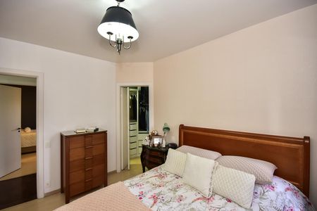 Apartamento à venda com 160m², 3 quartos e 3 vagasSuíte 1
