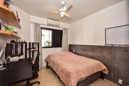 Apartamento à venda com 160m², 3 quartos e 3 vagasSuíte 3