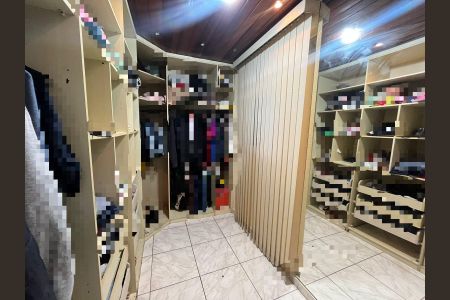 Casa à venda com 100m², 2 quartos e 1 vaga Casa à venda com 100m², 2 quartos e 1 vagaCloset