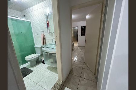Casa à venda com 100m², 2 quartos e 1 vaga Casa à venda com 100m², 2 quartos e 1 vagaCorredor