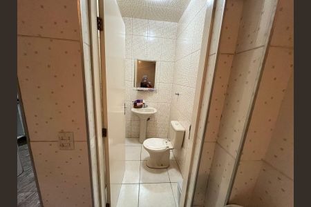 Casa à venda com 100m², 2 quartos e 1 vaga Casa à venda com 100m², 2 quartos e 1 vagaBanheiro 2