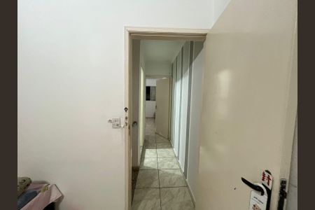 Casa à venda com 100m², 2 quartos e 1 vaga Casa à venda com 100m², 2 quartos e 1 vagaCorredor