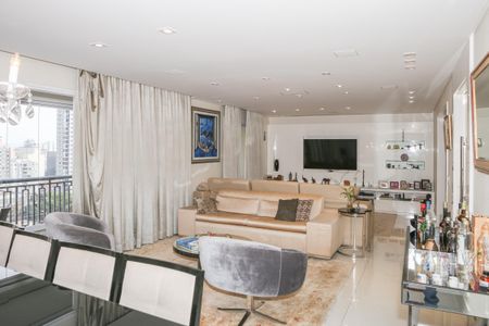 Apartamento à venda com 255m², 3 quartos e 4 vagasSala
