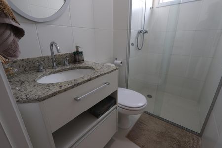 Apartamento à venda com 99m², 2 quartos e 2 vagasBanheiro da Suíte 1