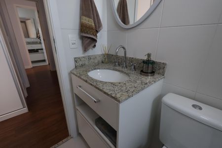 Apartamento à venda com 99m², 2 quartos e 2 vagasBanheiro da Suíte 1