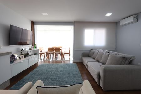 Apartamento à venda com 99m², 2 quartos e 2 vagasSala