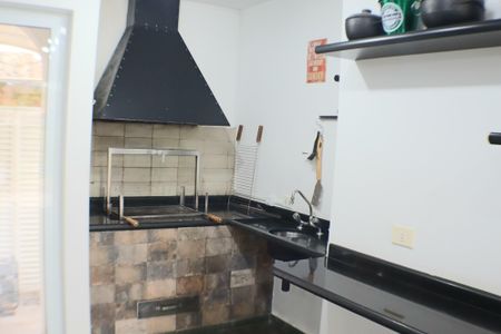 Casa à venda com 700m², 4 quartos e 4 vagas Casa à venda com 700m², 4 quartos e 4 vagasChurrasqueira