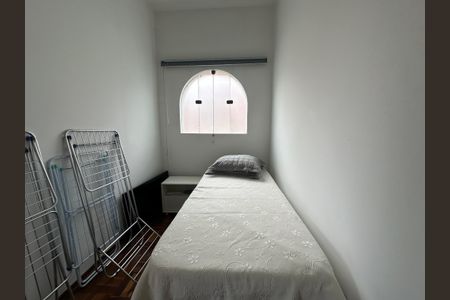 Casa à venda com 700m², 4 quartos e 4 vagas Casa à venda com 700m², 4 quartos e 4 vagasQuarto de Serviço