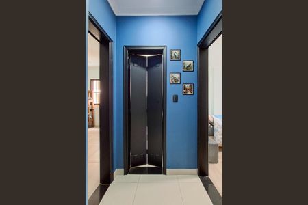 Apartamento para alugar com 77m², 2 quartos e 1 vaga Apartamento para alugar com 77m², 2 quartos e 1 vagaHall