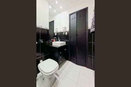 Apartamento para alugar com 77m², 2 quartos e 1 vaga Apartamento para alugar com 77m², 2 quartos e 1 vagaBanheiro
