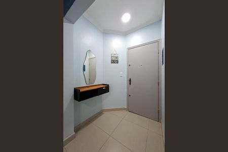 Apartamento para alugar com 77m², 2 quartos e 1 vaga Apartamento para alugar com 77m², 2 quartos e 1 vagaHall de entrada