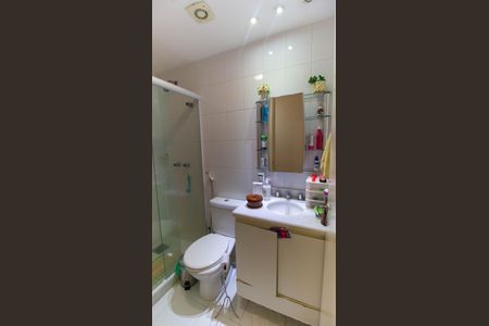 Apartamento à venda com 101m², 3 quartos e 2 vagas Apartamento à venda com 101m², 3 quartos e 2 vagasBanheiro Social