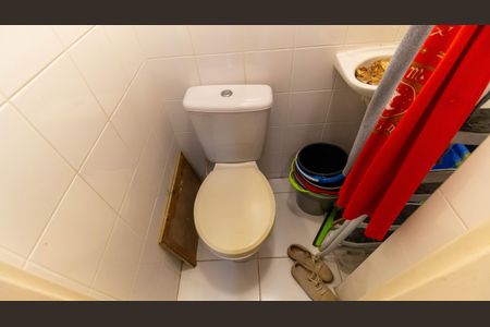 Apartamento à venda com 101m², 3 quartos e 2 vagas Apartamento à venda com 101m², 3 quartos e 2 vagasBanheiro de Serviço