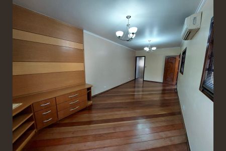 Casa à venda com 202m², 3 quartos e 4 vagas