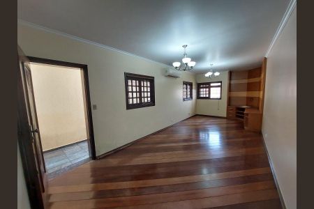 Casa à venda com 202m², 3 quartos e 4 vagas