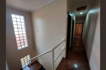 Casa à venda com 202m², 3 quartos e 4 vagas